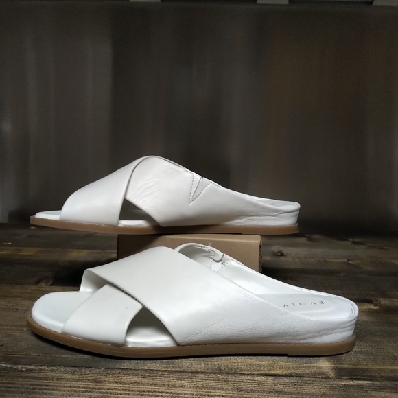 Evolve shoes - Picture 2 of 3